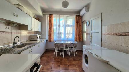 Priestranný 3 izbový byt na predaj, ulica Milosrdenstva - 18