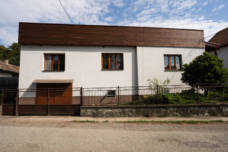 Rodinný dom na predaj, Vyšný čaj + záhrada 2613m2, REZERVOVANÉ - 2