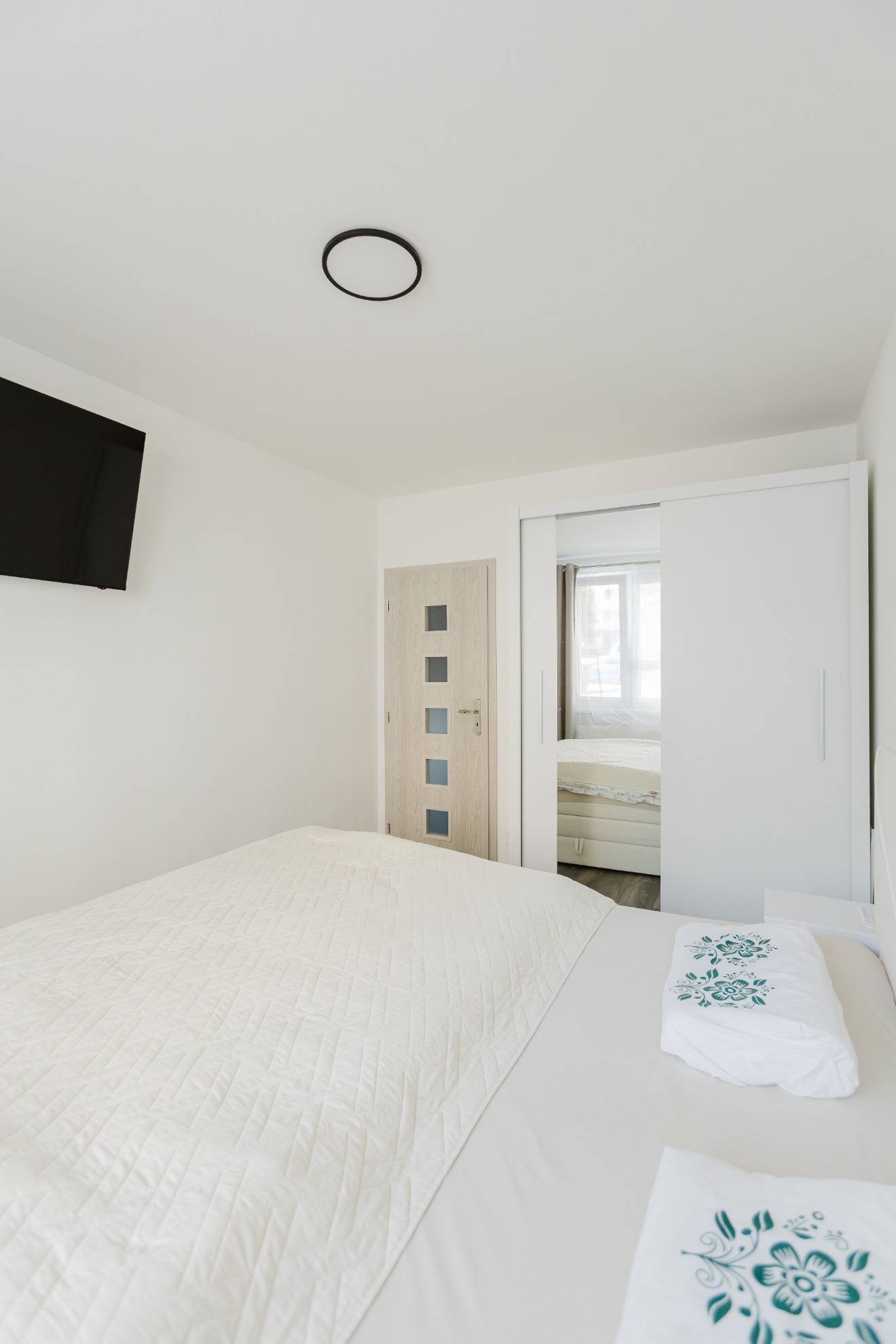 NA PREDAJ 3-IZBOVÝ BYT PO KOMPLETNEJ REKONŠTRUKCII – LIDICKÉ NÁMESTIE, KOŠICE – DARGOVSKÝCH HRDINOV - 15