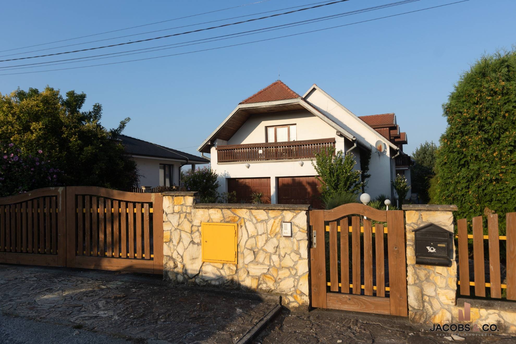Lukratívny rodinný dom na predaj, Budimír, ZNÍŽENÁ CENA O 20.000 EUR !!!